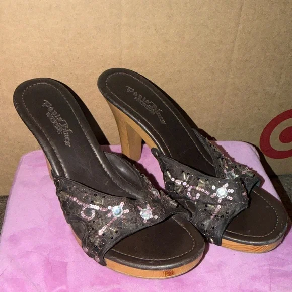 Paris Blues Brown Beaded Heels - Picture 3 of 6